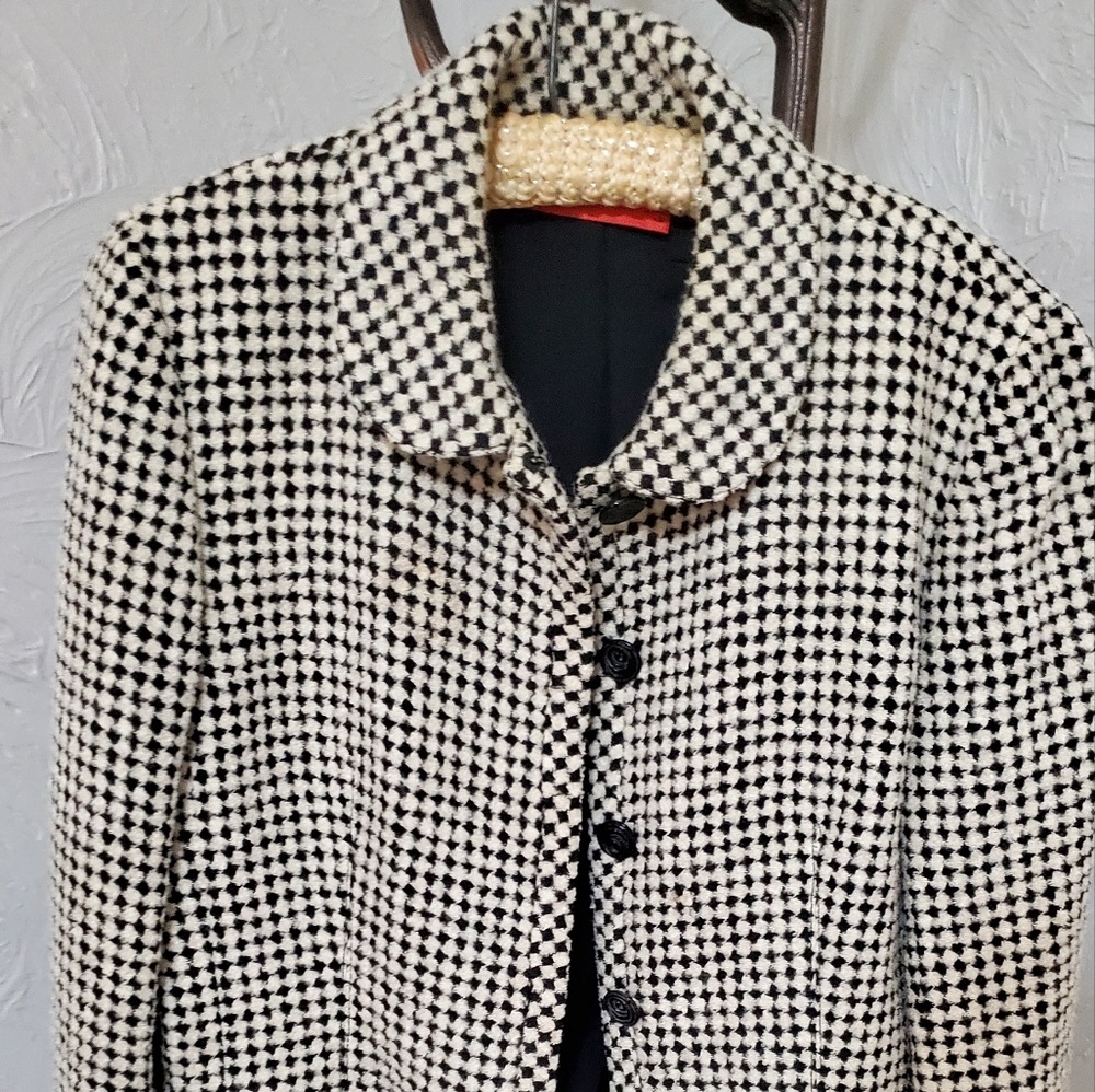 Womans Black and White Jacket - Picture 2 of 9